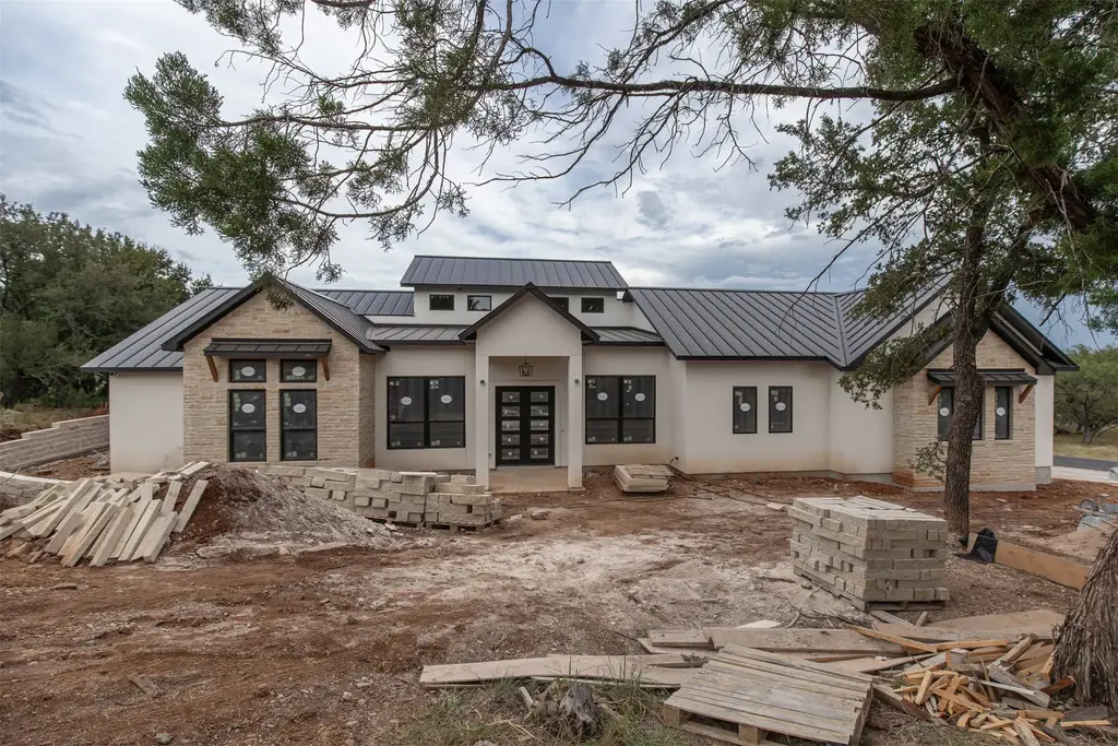 101 Mystic, Horseshoe Bay