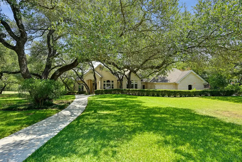 1104 Blackacre Trl, West Lake Hills