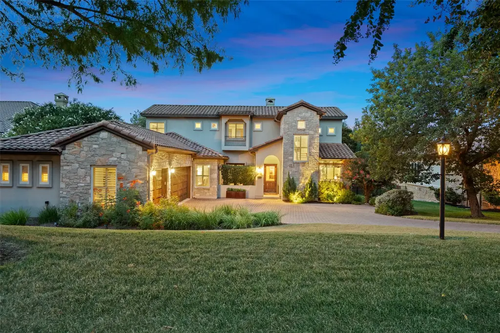 216 Golden Bear Dr, Lakeway