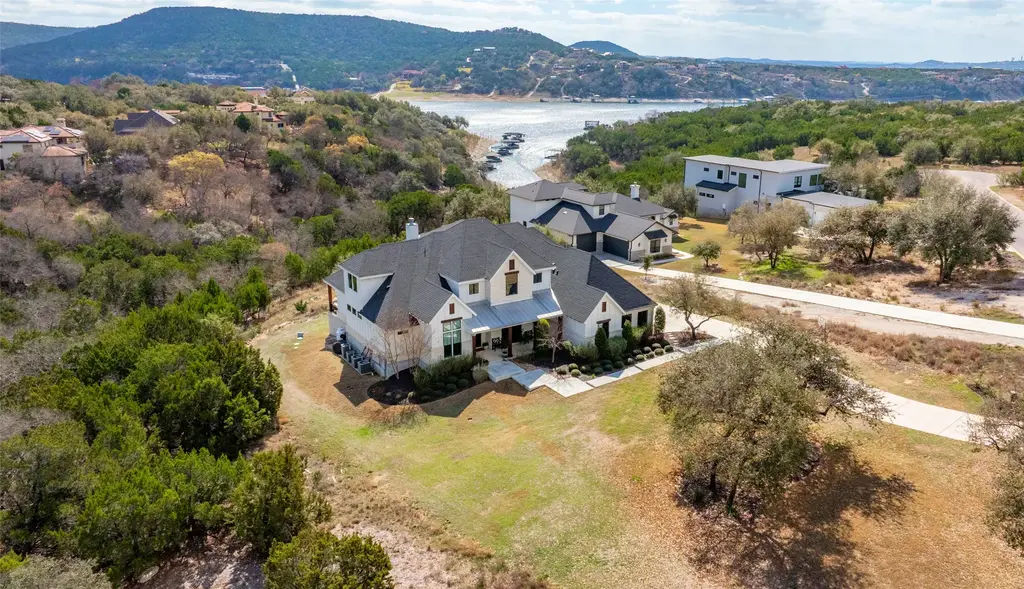 17701 Hunters Hollow, Jonestown