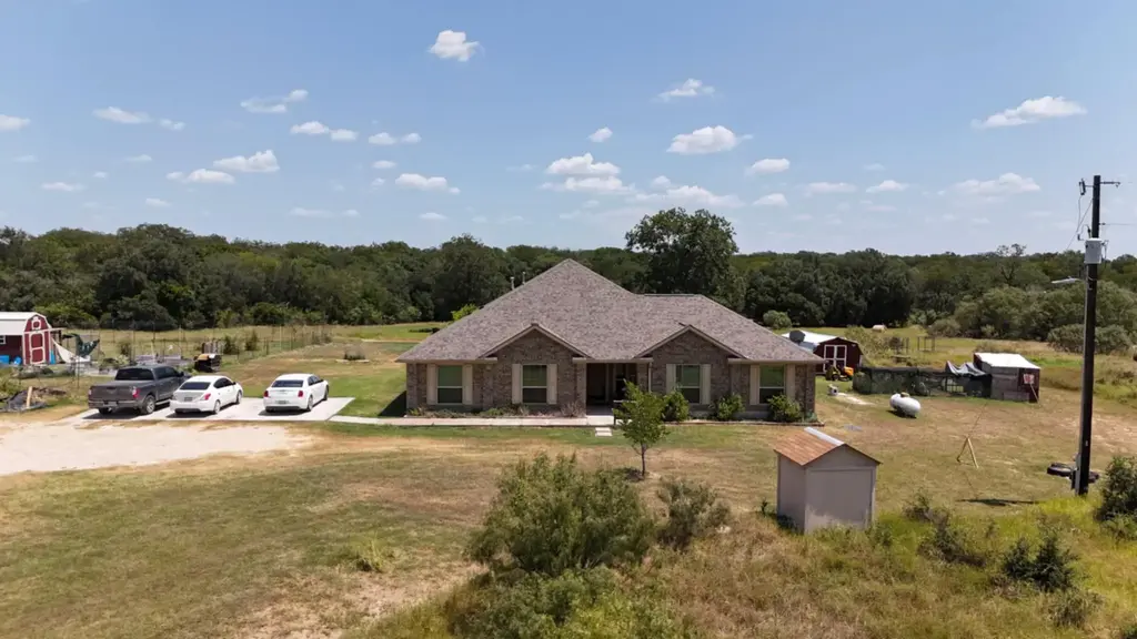 5080 Fm 1322, Lockhart