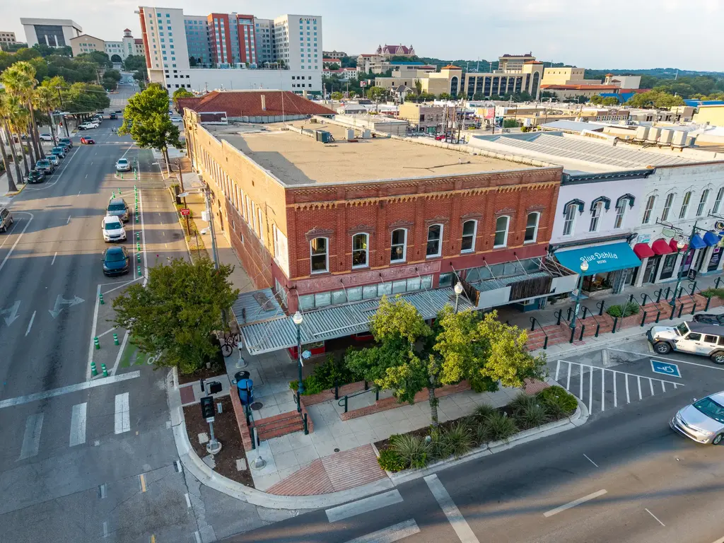 101 E Hopkins St, San Marcos