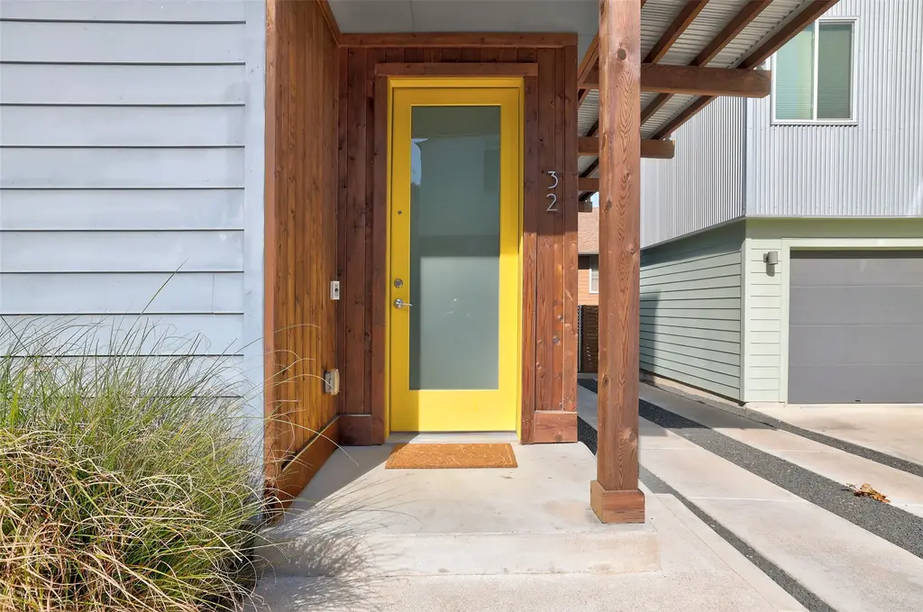 801 N Bluff Dr 32, Austin