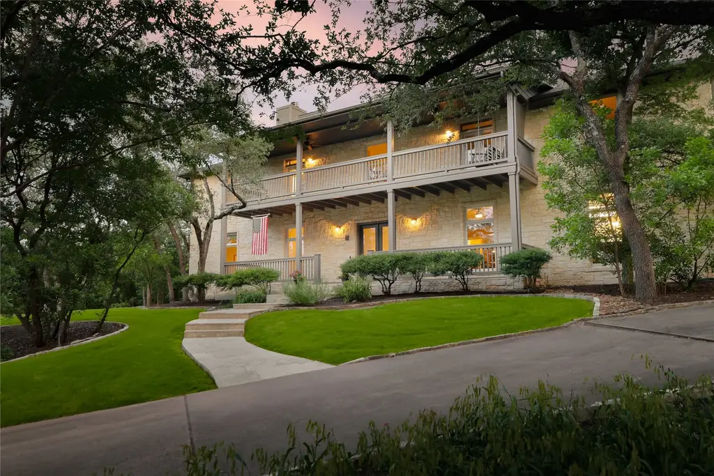 103 Woodview Ct, West Lake Hills