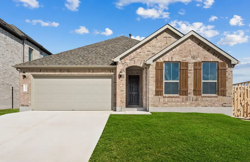 6913 Cliff Rose Dr, Spicewood