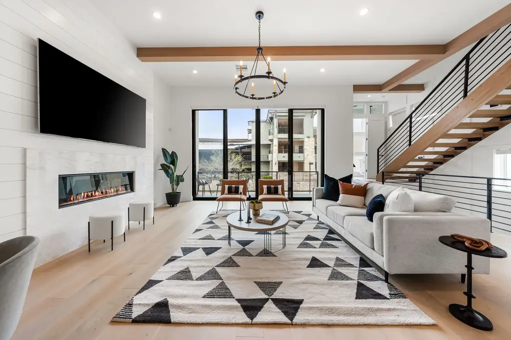 13408 Galleria Cir, Austin