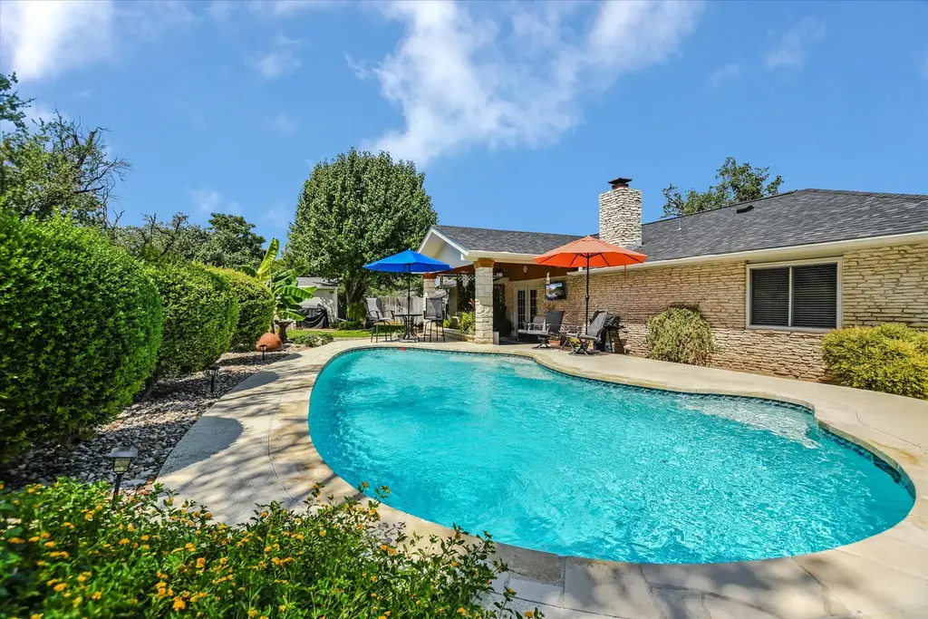 111 Oakland Dr, Georgetown
