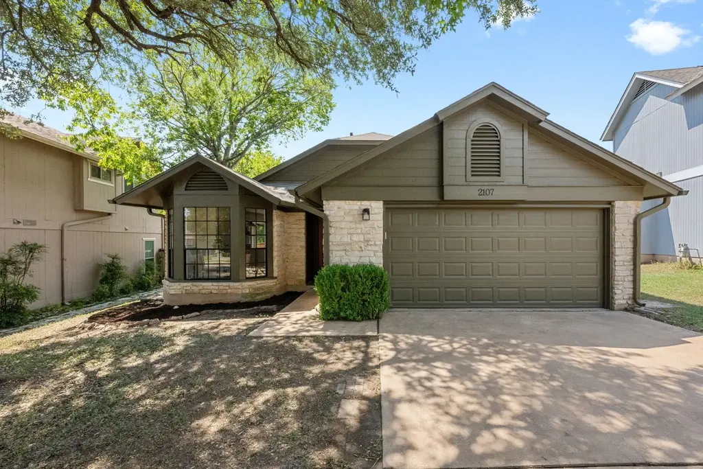 2107 Waterway Bnd, Austin
