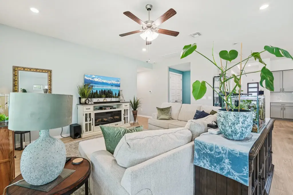 2308 Tumbleweed Hill Cv, Leander