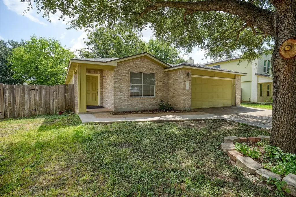 211 Bryant Dr, Bastrop