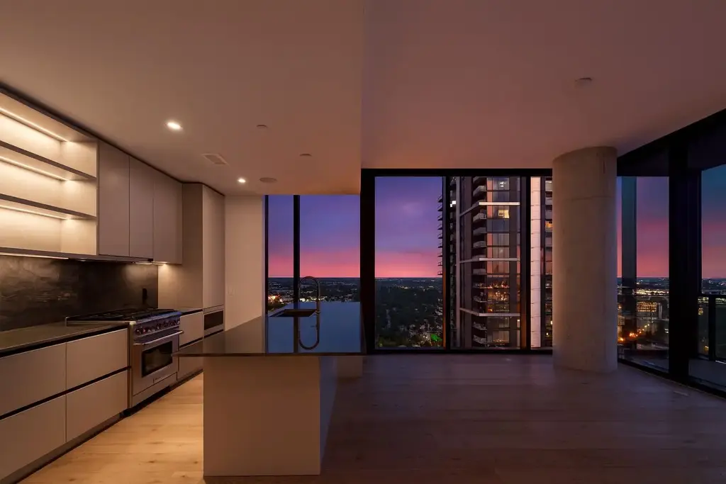 610 Davis St 2902, Austin