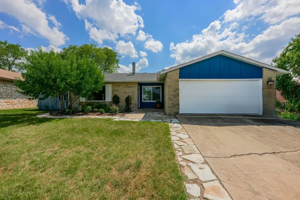 3229 Oak Aly, Austin