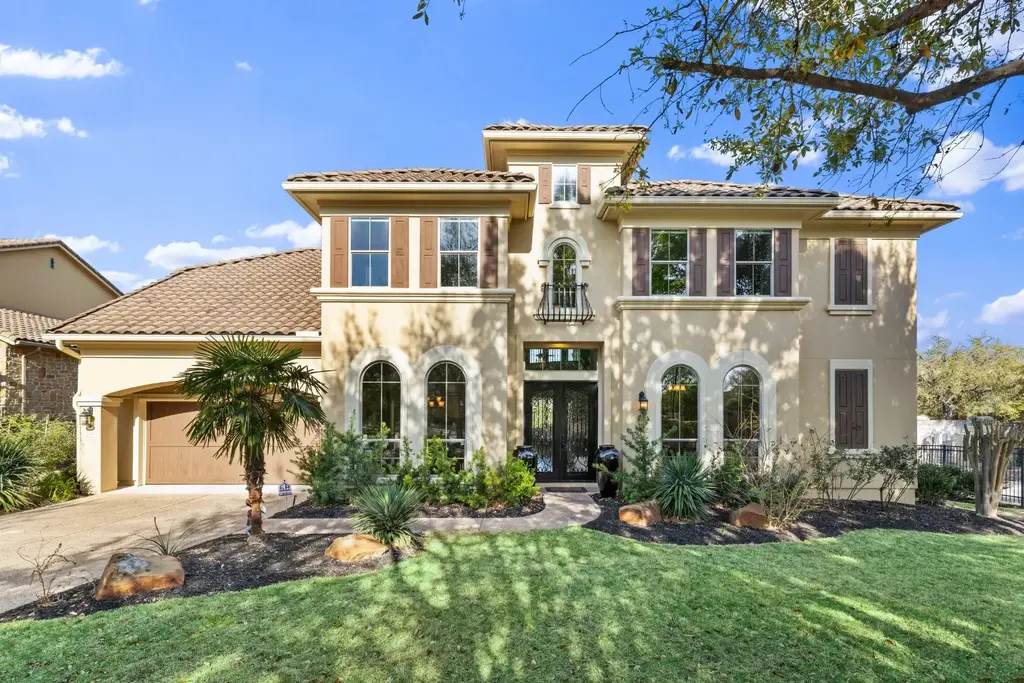 2116 University Club Dr., Austin