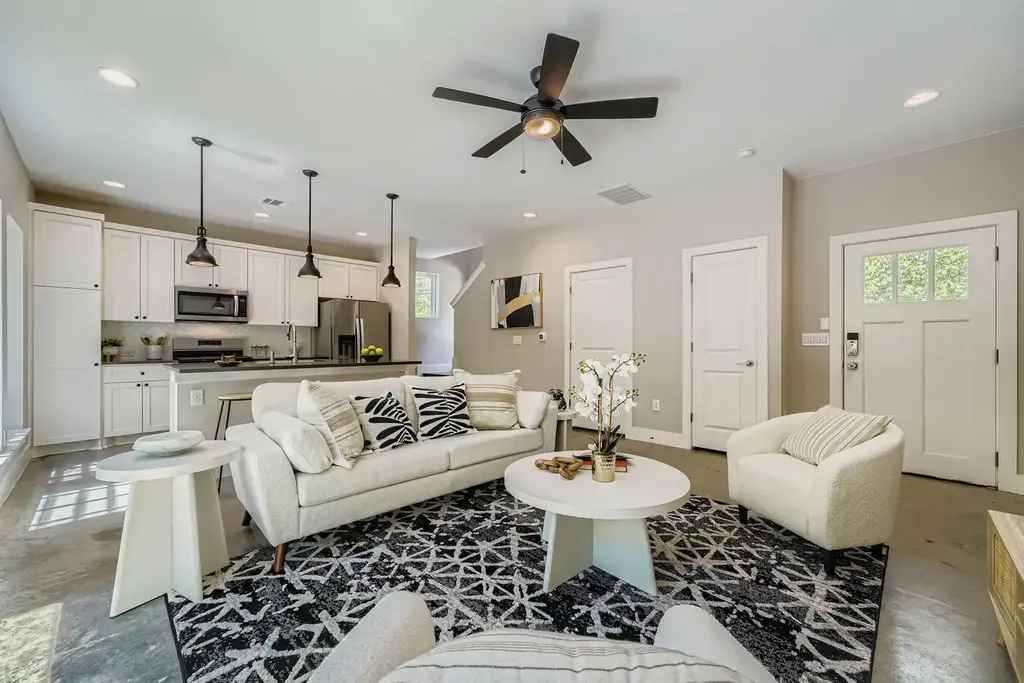 1410 E 2nd St 2, Austin