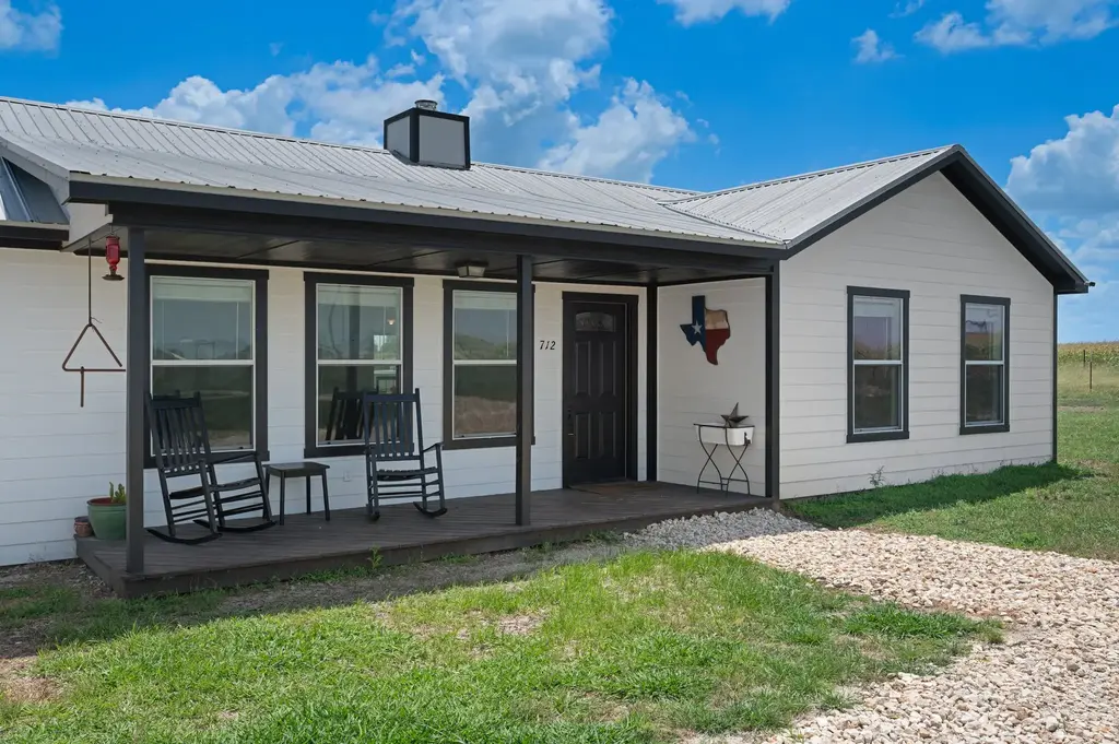712 County Road 330, Granger