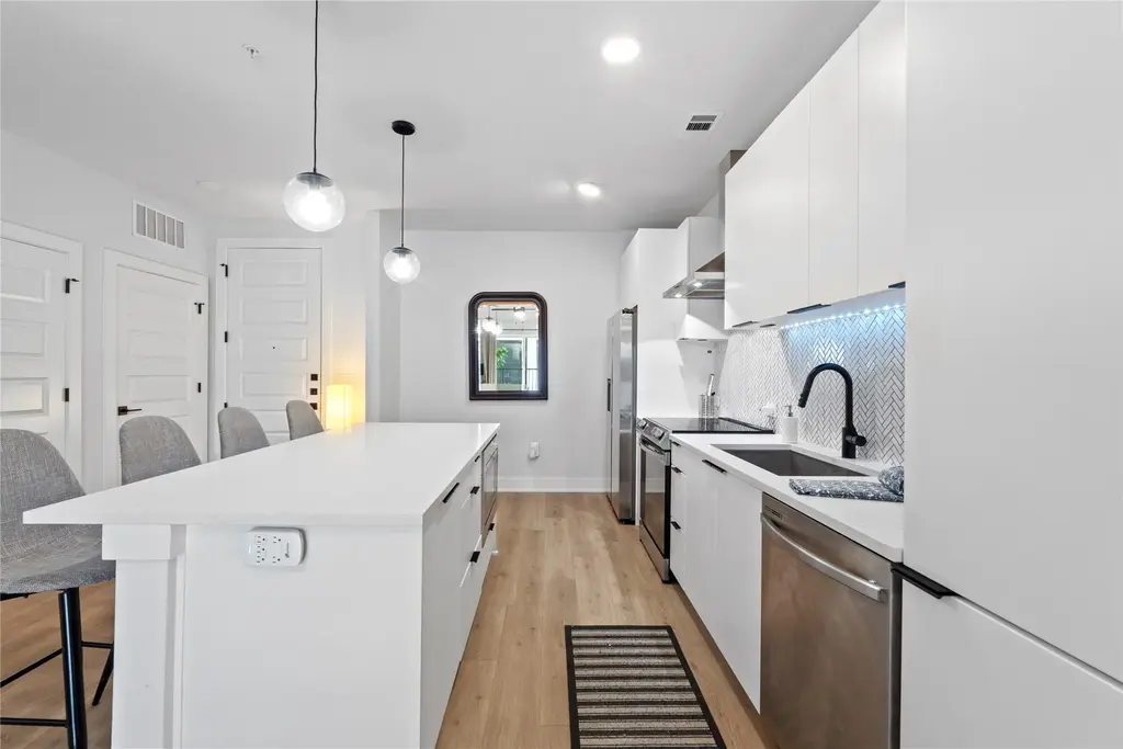 2500 Longview St 315, Austin