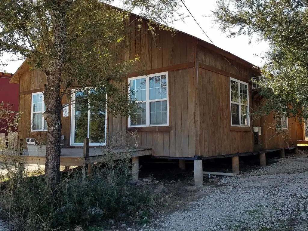 2413 Fuller Dr, Canyon Lake