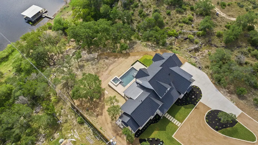 1419 Likeness Rd, Spicewood