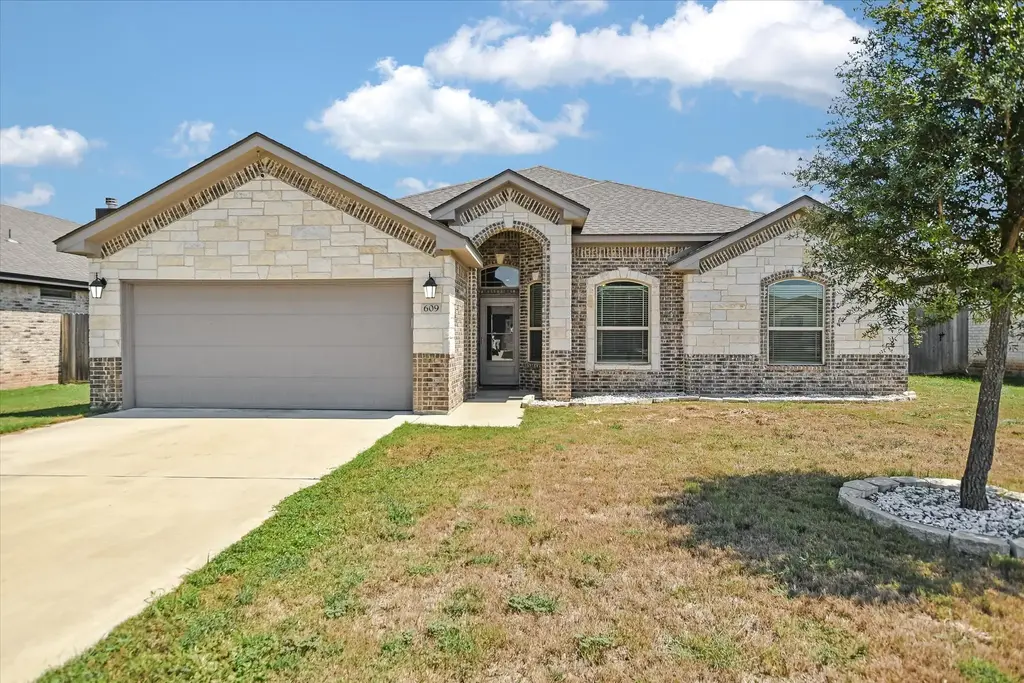 609 Holstein Dr, Belton