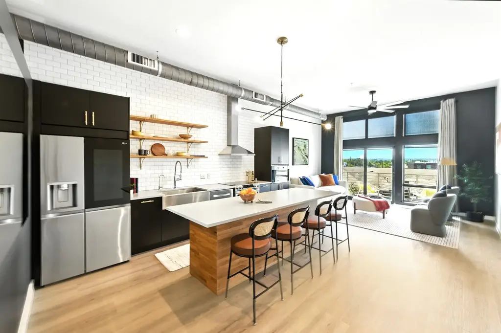 2124 E 6th St 418, Austin