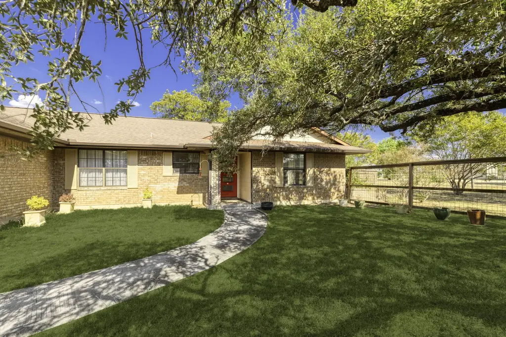 5172 Fm 2001, Lockhart