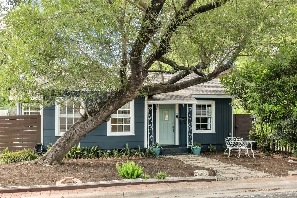 305 E 50th St, Austin