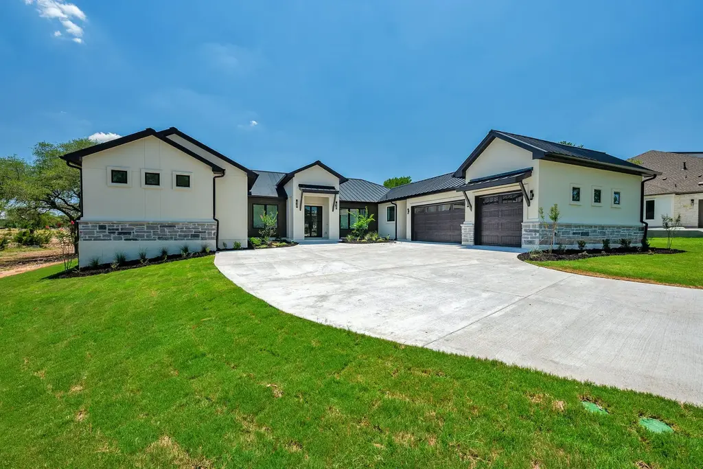 125 Stockman Dr, Dripping Springs