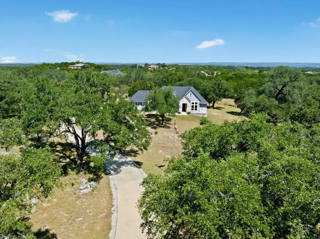 208 Double Horn Trl, Spicewood