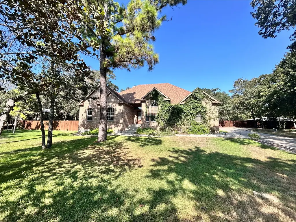 302 Arbors Cir, Elgin