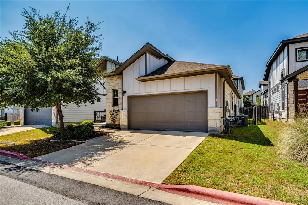 915 Totis Rd, Austin