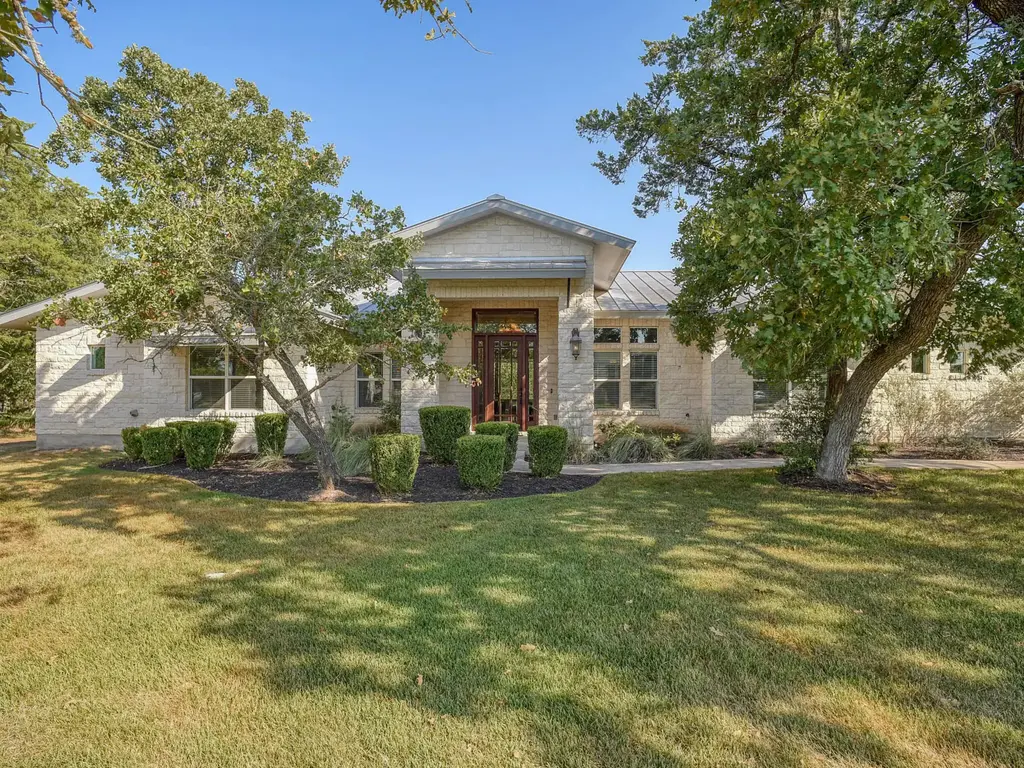 140 Old Windmill Ln, Bastrop