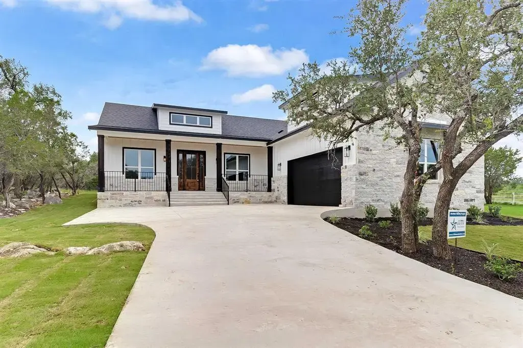 101 Hardie Dr, Marble Falls
