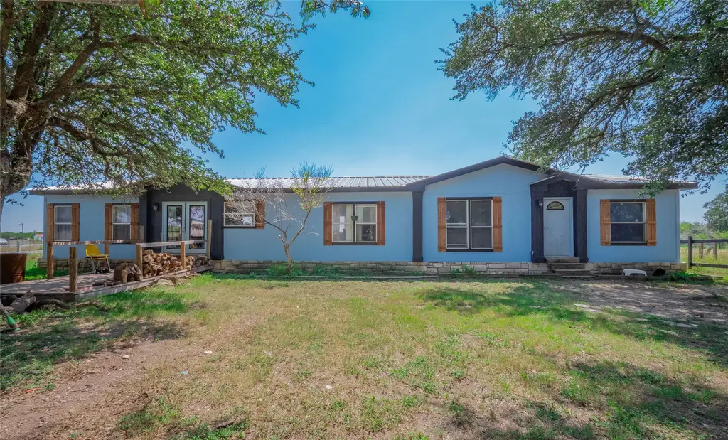 301 Wooded Way, Bertram