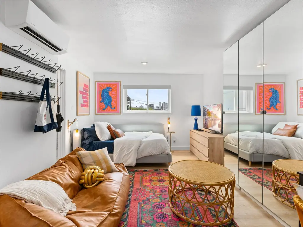 1111 W 10th St 206, Austin
