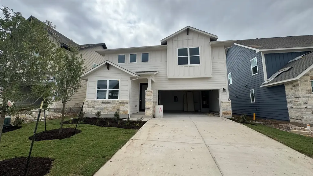 222 Crater Lake Dr, Dripping Springs