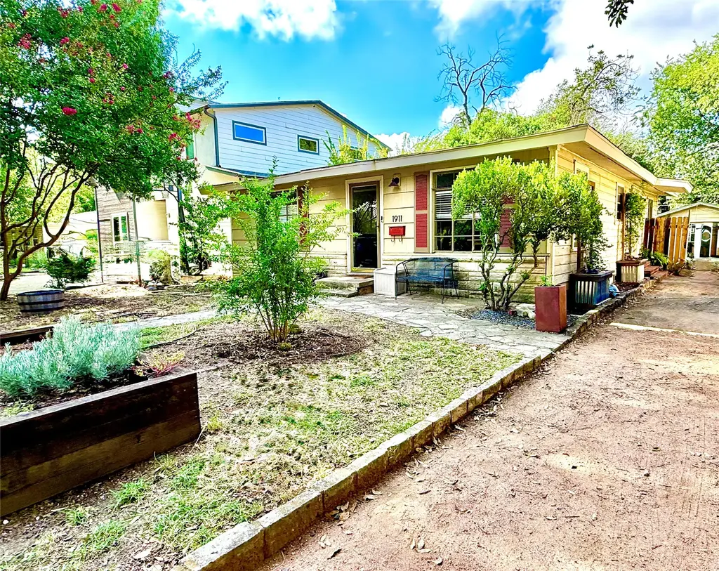 1911 Pasadena Dr, Austin