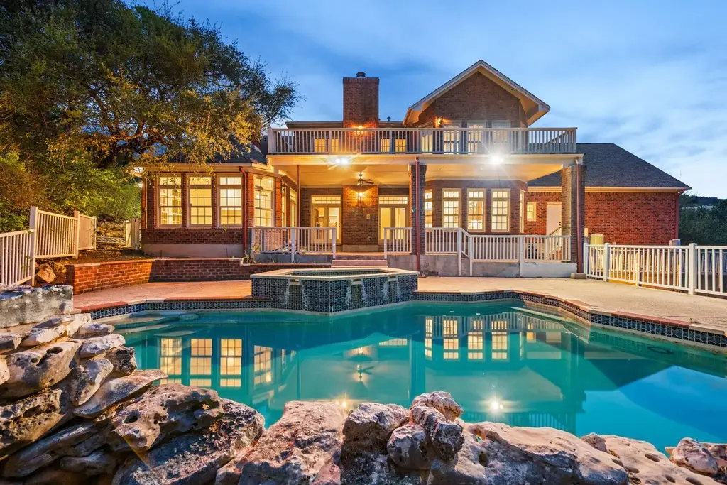 901 Westlake Dr, West Lake Hills