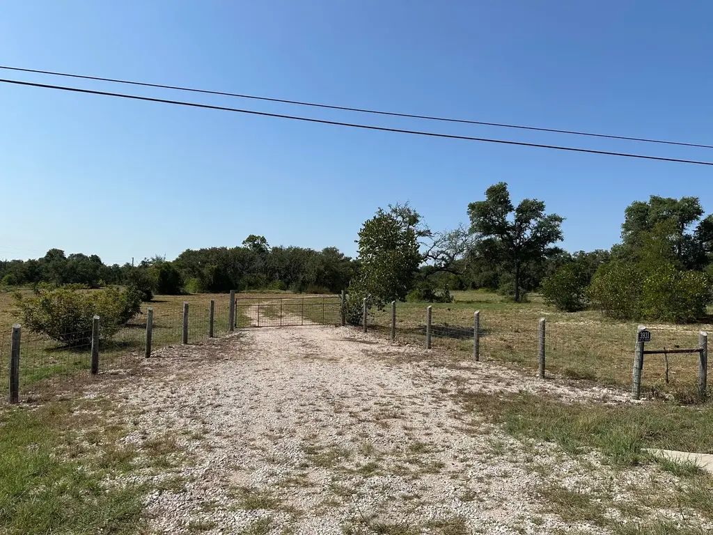 4000 State Highway 29 Highway, Bertram
