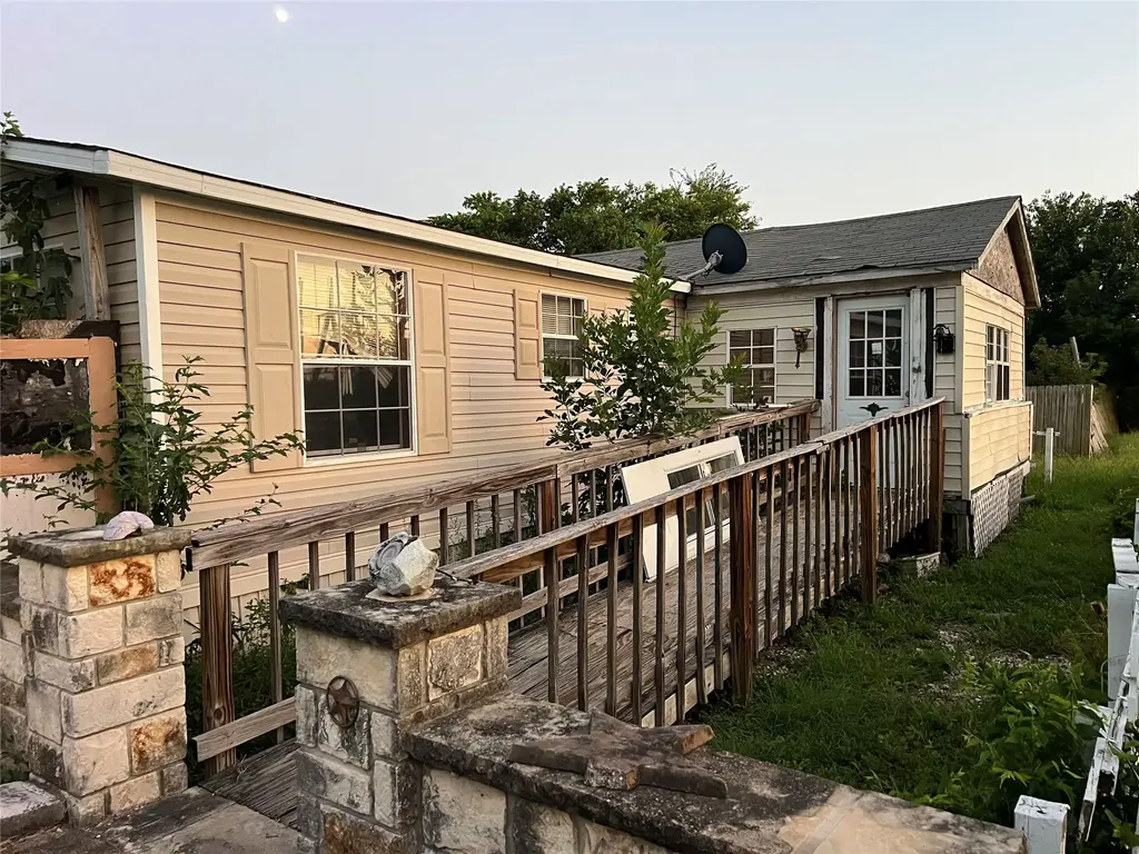 535 State St, Bartlett