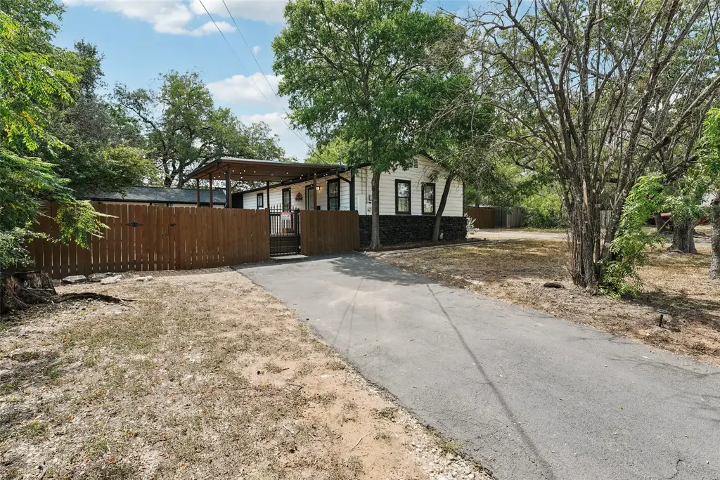 701 W Caddo St, Austin