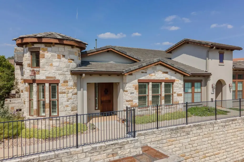 107 Lucia Cir 1, Lakeway