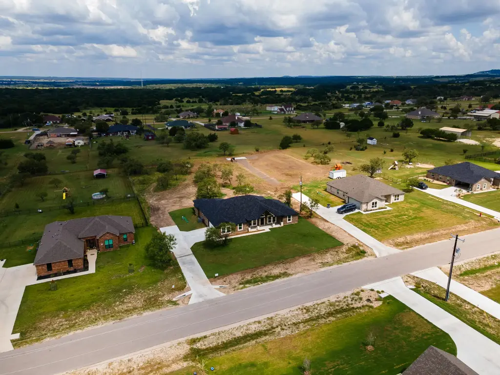 526 County Road 3152, Kempner