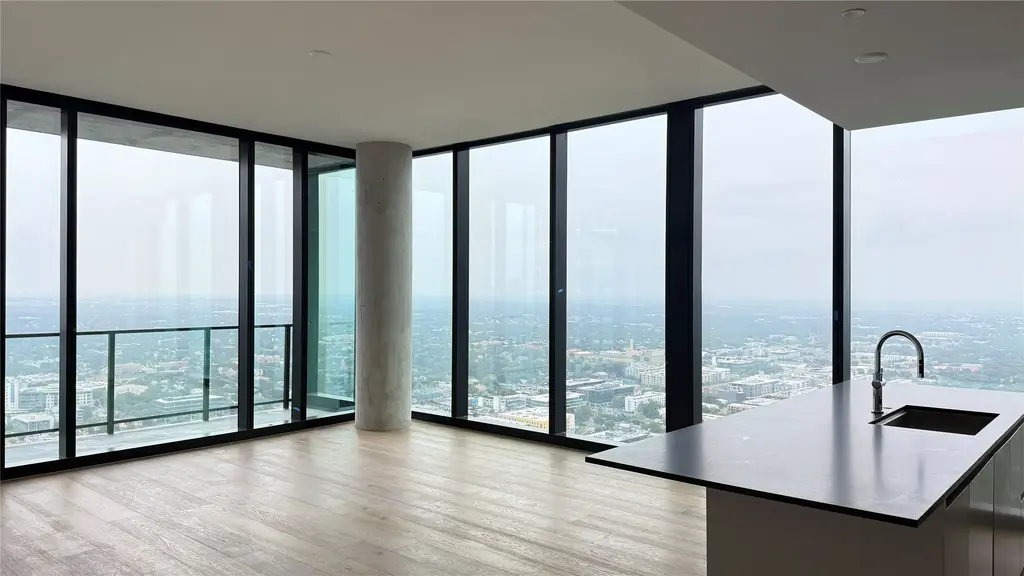 610 Davis St 4707, Austin