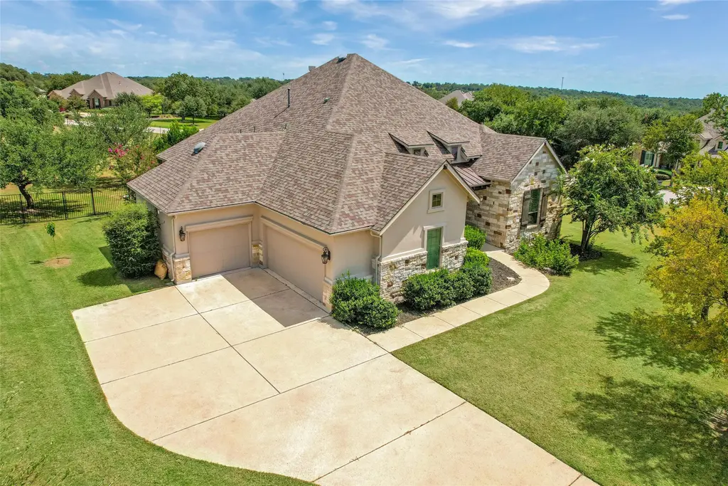 300 Flintlock Dr, Leander