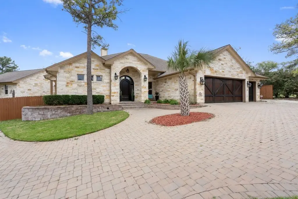 111 Kolekole Ln, Bastrop