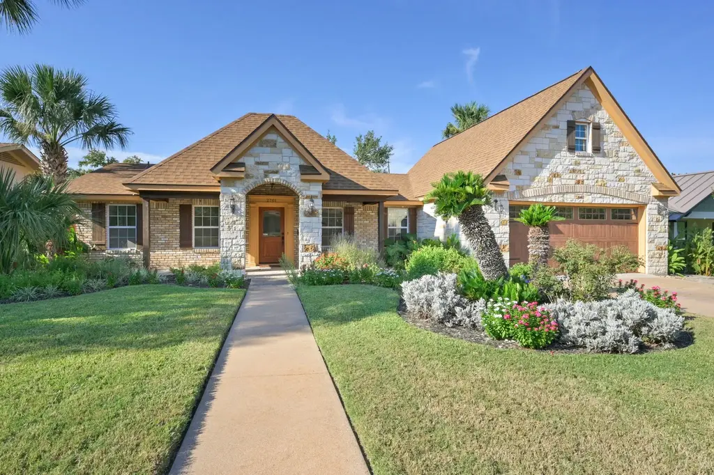 2701 Pinewood Ter, Austin