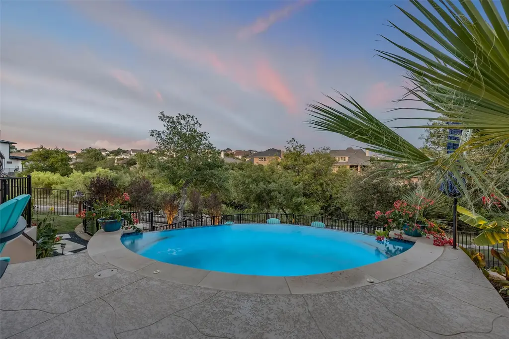 1800 Cantina Sky Dr, Leander