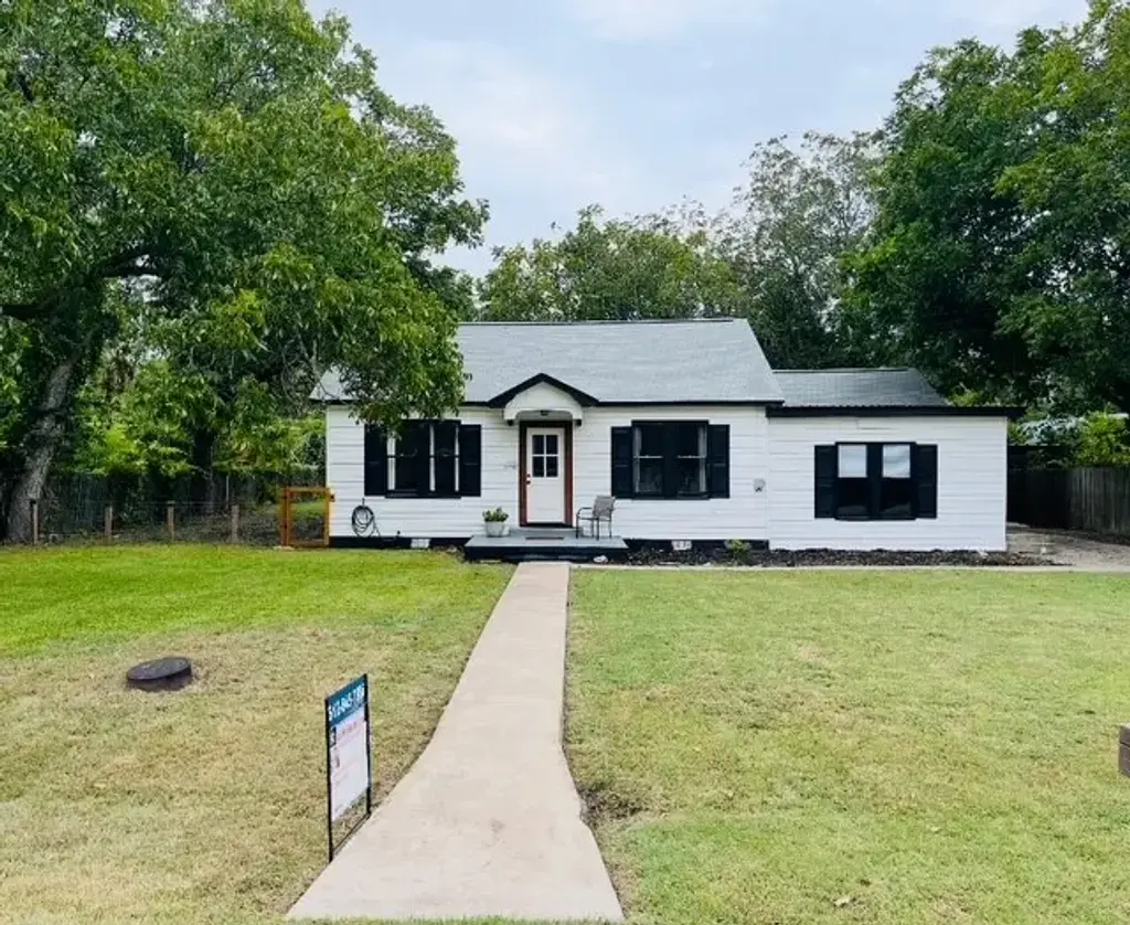 624 West Jackson St, Bartlett