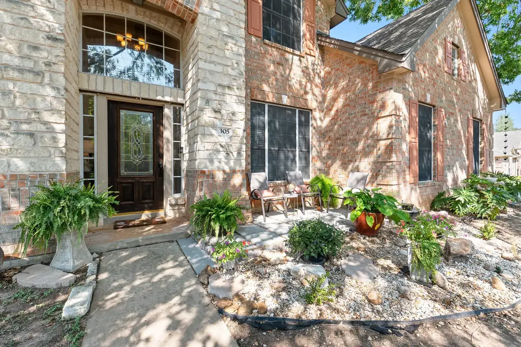 305 River Ridge Dr, Georgetown