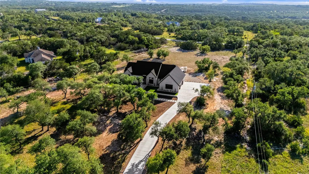 208 Stonegate Ln, Dripping Springs